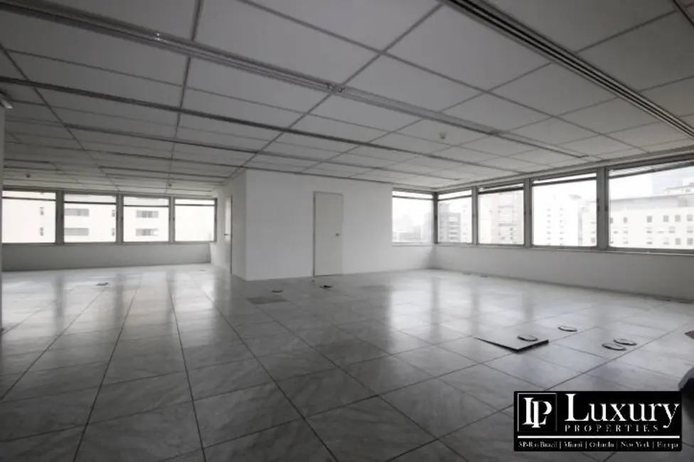 Sala Comercial à venda e para alugar, 134m2 em Itaim Bibi, São Paulo - SP - imagem 2 Foto 2 de Sala Comercial à venda e para alugar, 134m2 em Itaim Bibi, São Paulo - SP