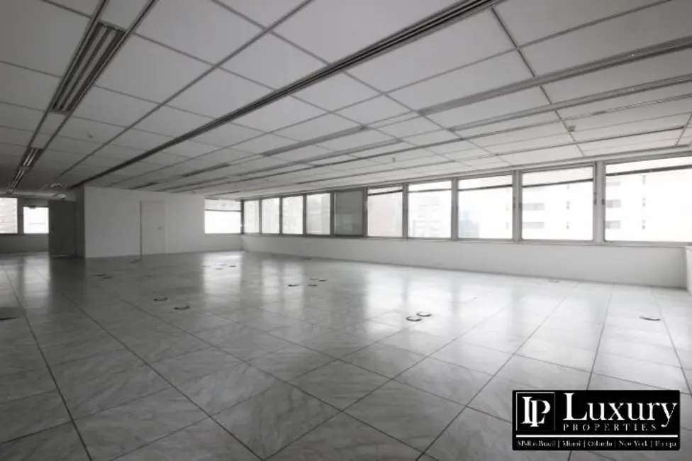 Foto 1 de Sala Comercial à venda e para alugar, 134m2 em Itaim Bibi, São Paulo - SP