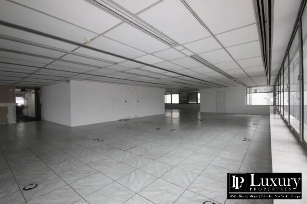 Sala Comercial à venda e para alugar, 134m2 em Itaim Bibi, São Paulo - SP - imagem 3 Foto 3 de Sala Comercial à venda e para alugar, 134m2 em Itaim Bibi, São Paulo - SP