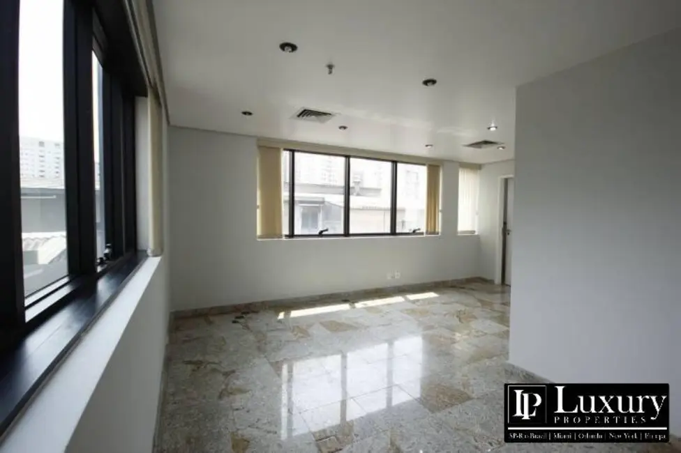 Sala Comercial para alugar, 40m2 em Vila Nova Conceição, São Paulo - SP - imagem 1 Foto 1 de Sala Comercial para alugar, 40m2 em Vila Nova Conceição, São Paulo - SP