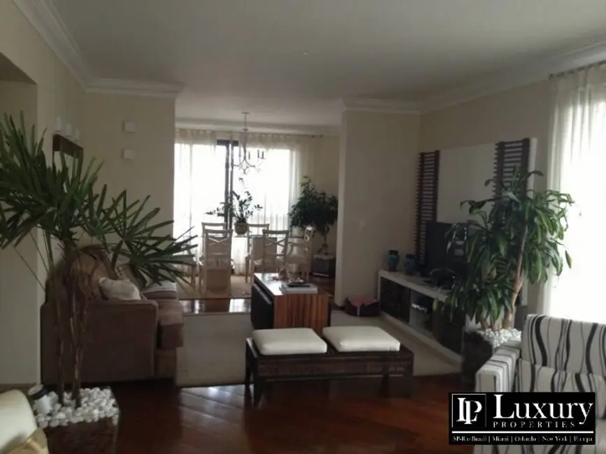 Foto 5 de Apartamento com 4 quartos à venda, 264m2 em São Paulo - SP