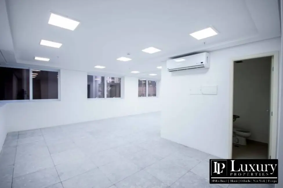 Sala Comercial à venda e para alugar, 72m2 em Brooklin Novo, São Paulo - SP - imagem 3 Foto 3 de Sala Comercial à venda e para alugar, 72m2 em Brooklin Novo, São Paulo - SP