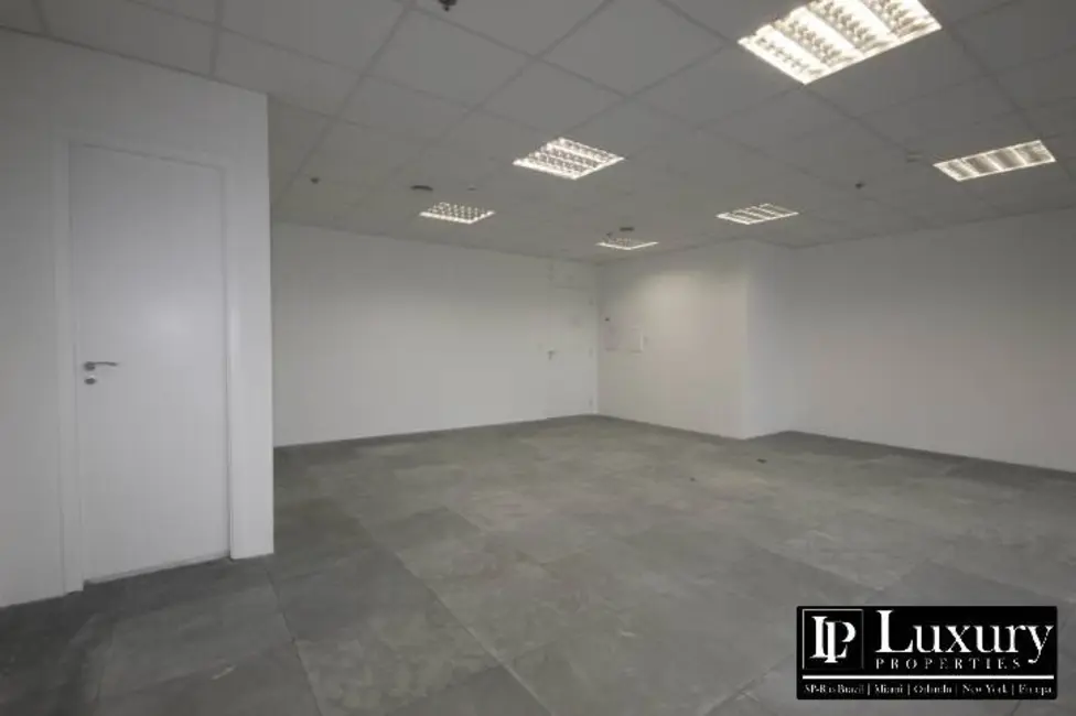 Foto 2 de Sala Comercial à venda, 58m2 em Vila Cordeiro, São Paulo - SP