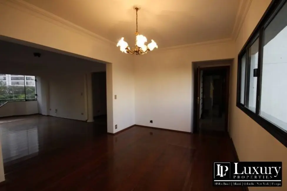 Foto 6 de Apartamento com 4 quartos à venda, 218m2 em Campo Belo, São Paulo - SP