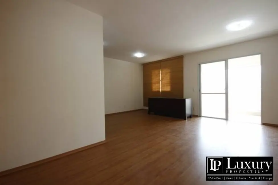 Apartamento com 3 quartos para alugar, 124m2 em Morumbi, São Paulo - SP - imagem 4 Foto 4 de Apartamento com 3 quartos para alugar, 124m2 em Morumbi, São Paulo - SP