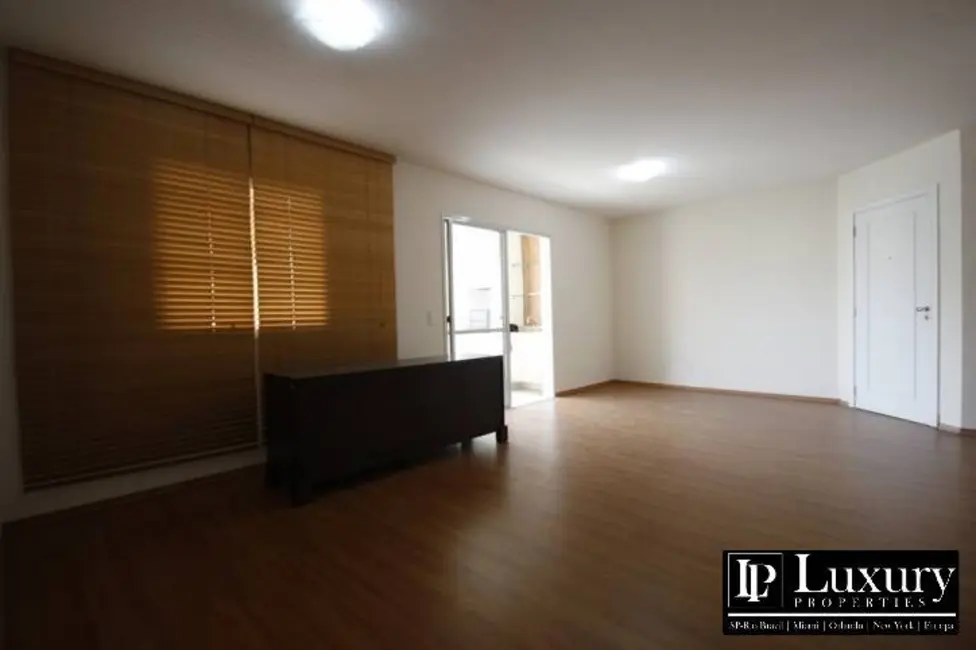 Apartamento com 3 quartos para alugar, 124m2 em Morumbi, São Paulo - SP - imagem 5 Foto 5 de Apartamento com 3 quartos para alugar, 124m2 em Morumbi, São Paulo - SP