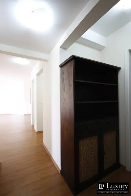 Apartamento com 3 quartos para alugar, 124m2 em Morumbi, São Paulo - SP - imagem 7 Foto 7 de Apartamento com 3 quartos para alugar, 124m2 em Morumbi, São Paulo - SP