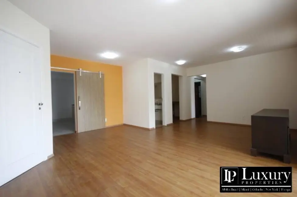 Apartamento com 3 quartos para alugar, 124m2 em Morumbi, São Paulo - SP - imagem 6 Foto 6 de Apartamento com 3 quartos para alugar, 124m2 em Morumbi, São Paulo - SP