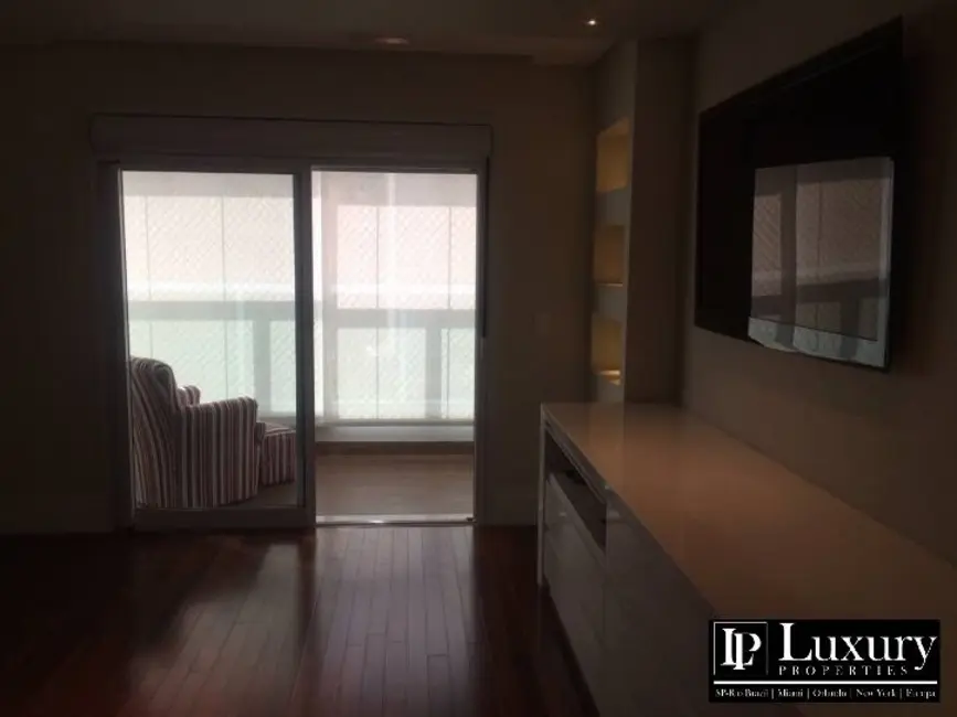 Apartamento com 4 quartos para alugar, 335m2 em Vila Nova Conceição, São Paulo - SP - imagem 8 Foto 8 de Apartamento com 4 quartos para alugar, 335m2 em Vila Nova Conceição, São Paulo - SP