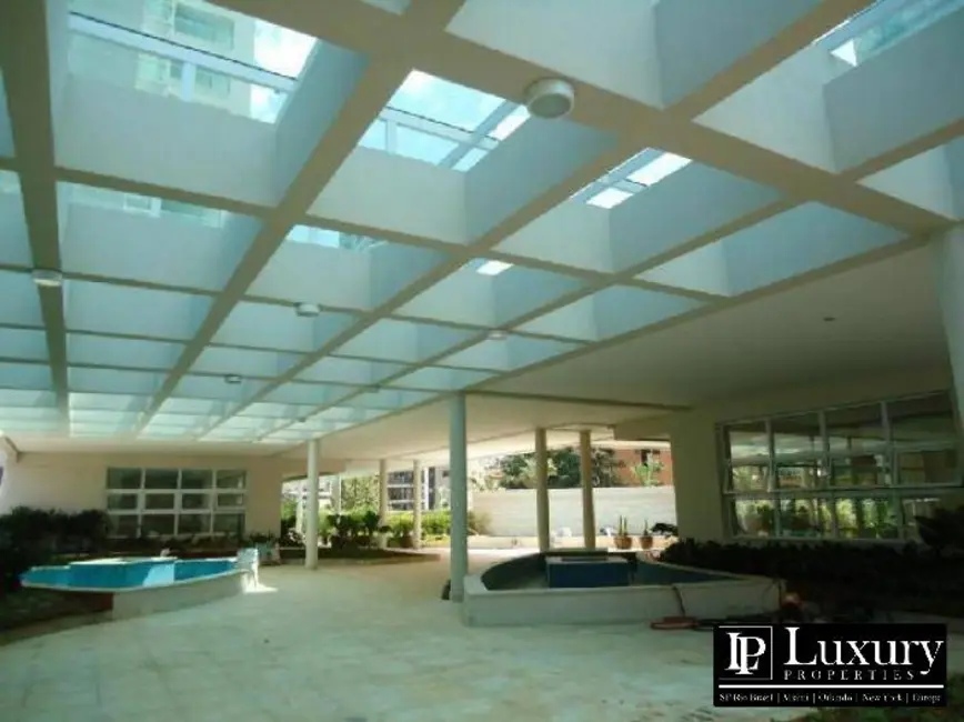 Apartamento com 4 quartos para alugar, 335m2 em Vila Nova Conceição, São Paulo - SP - imagem 4 Foto 4 de Apartamento com 4 quartos para alugar, 335m2 em Vila Nova Conceição, São Paulo - SP