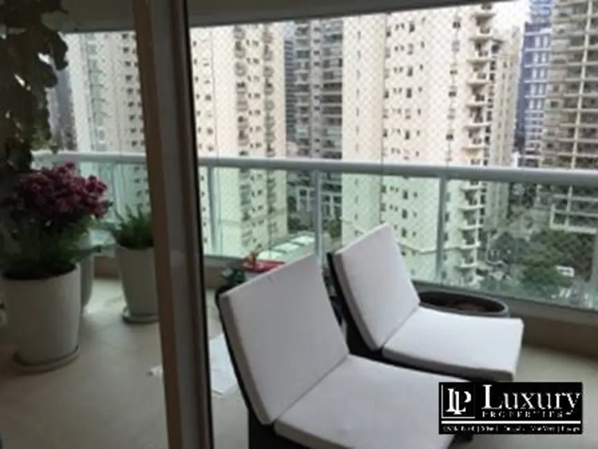 Apartamento com 3 quartos à venda, 277m2 em Itaim Bibi, São Paulo - SP - imagem 8 Foto 8 de Apartamento com 3 quartos à venda, 277m2 em Itaim Bibi, São Paulo - SP