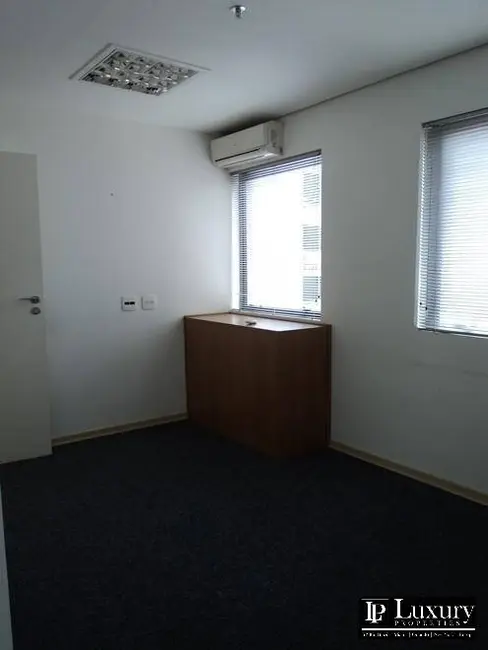 Sala Comercial para alugar, 40m2 em Itaim Bibi, São Paulo - SP - imagem 3 Foto 3 de Sala Comercial para alugar, 40m2 em Itaim Bibi, São Paulo - SP