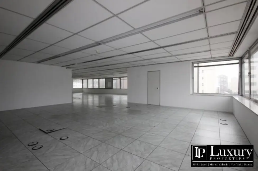 Sala Comercial à venda e para alugar, 134m2 em Itaim Bibi, São Paulo - SP - imagem 4 Foto 4 de Sala Comercial à venda e para alugar, 134m2 em Itaim Bibi, São Paulo - SP