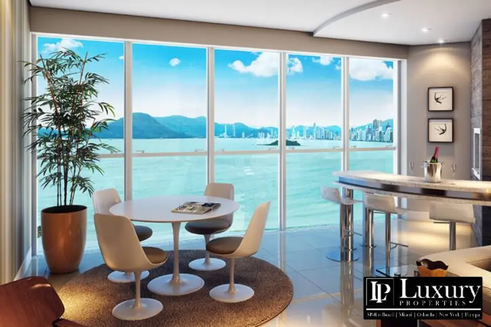 Apartamento com 3 quartos à venda e para alugar, 165m2 em Centro, Balneario Camboriu - SC - imagem 8 Foto 8 de Apartamento com 3 quartos à venda e para alugar, 165m2 em Centro, Balneario Camboriu - SC