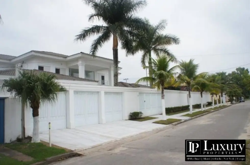 Foto 1 de Casa com 7 quartos à venda, 968m2 em Guaruja - SP