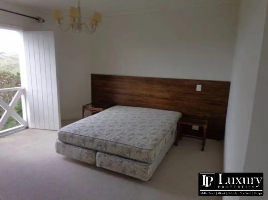 Foto 4 de Casa com 6 quartos à venda, 480m2 em Campos Do Jordao - SP