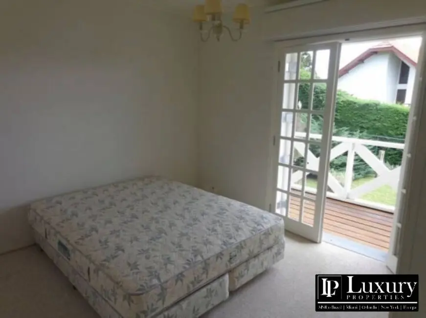 Foto 7 de Casa com 6 quartos à venda, 480m2 em Campos Do Jordao - SP