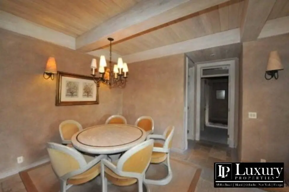 Foto 6 de Casa com 6 quartos à venda, 400m2 em Campos Do Jordao - SP