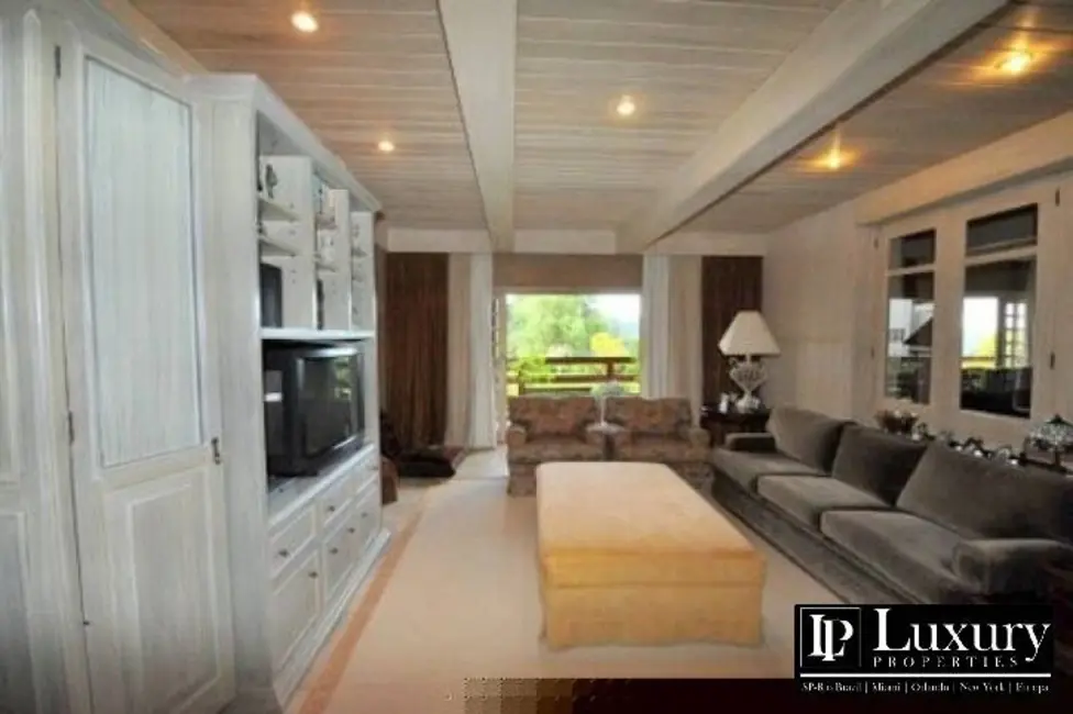 Foto 5 de Casa com 6 quartos à venda, 400m2 em Campos Do Jordao - SP