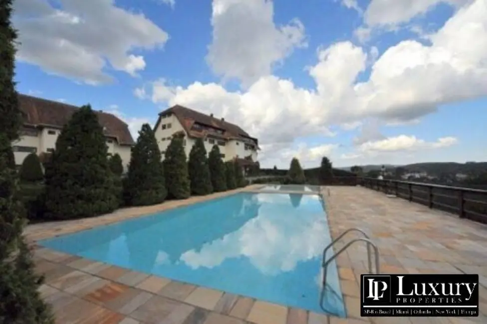 Foto 1 de Casa com 6 quartos à venda, 400m2 em Campos Do Jordao - SP