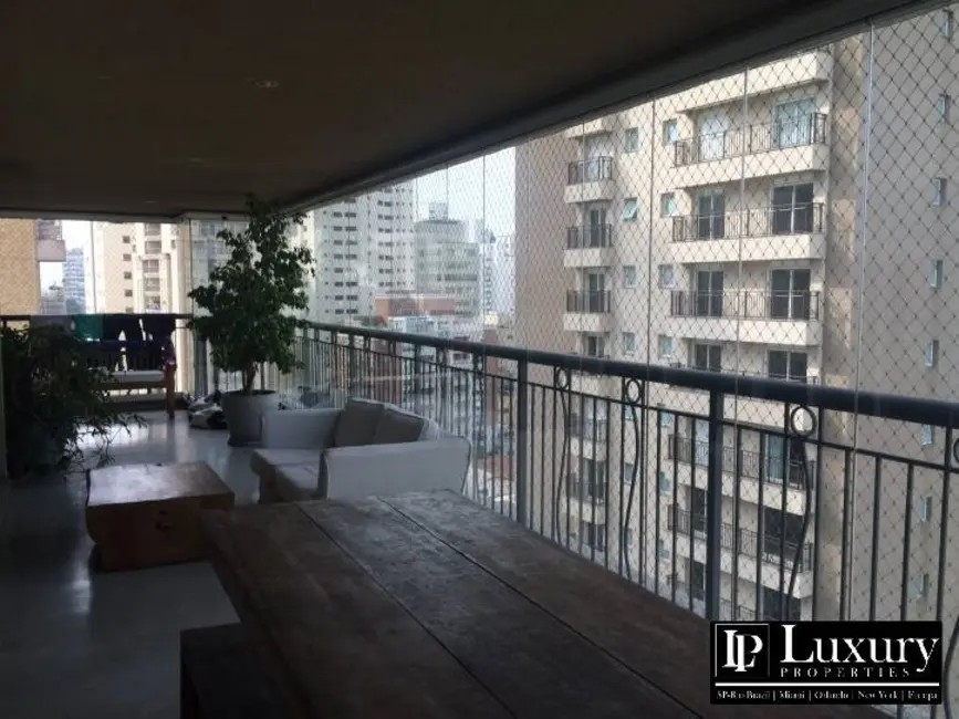Foto 3 de Apartamento com 4 quartos à venda e para alugar, 226m2 em Vila Nova Conceição, São Paulo - SP