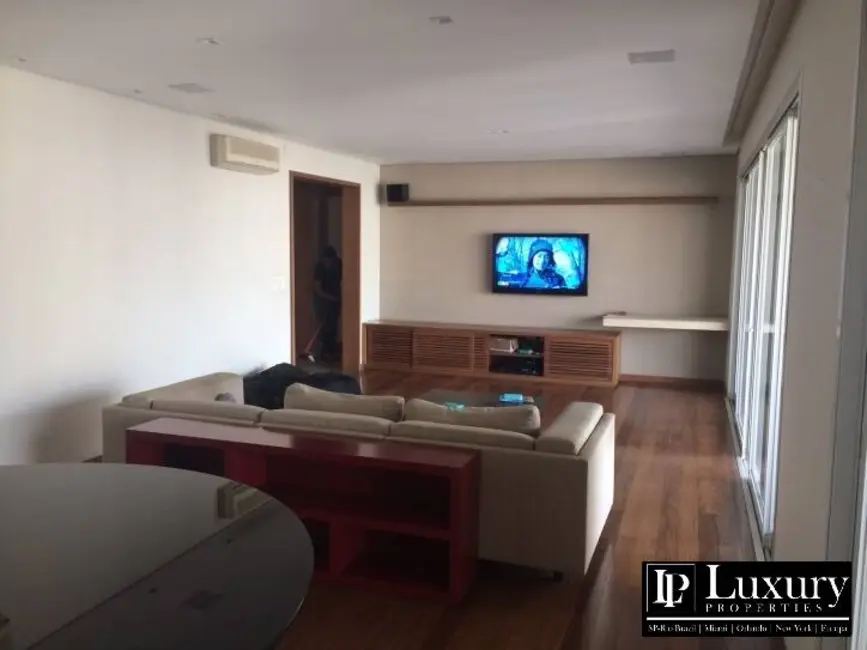 Foto 6 de Apartamento com 4 quartos à venda e para alugar, 226m2 em Vila Nova Conceição, São Paulo - SP