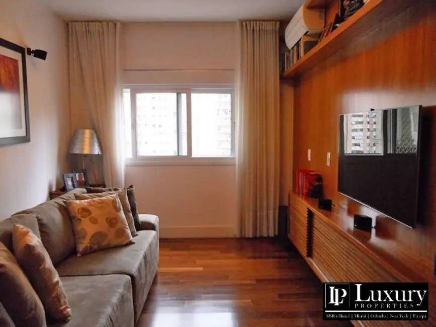 Foto 8 de Apartamento com 3 quartos para alugar, 293m2 em Vila Nova Conceição, São Paulo - SP