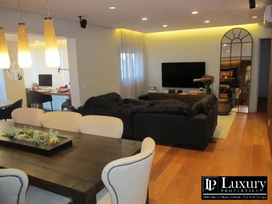 Apartamento com 3 quartos para alugar, 157m2 em Vila Nova Conceição, São Paulo - SP - imagem 2 Foto 2 de Apartamento com 3 quartos para alugar, 157m2 em Vila Nova Conceição, São Paulo - SP