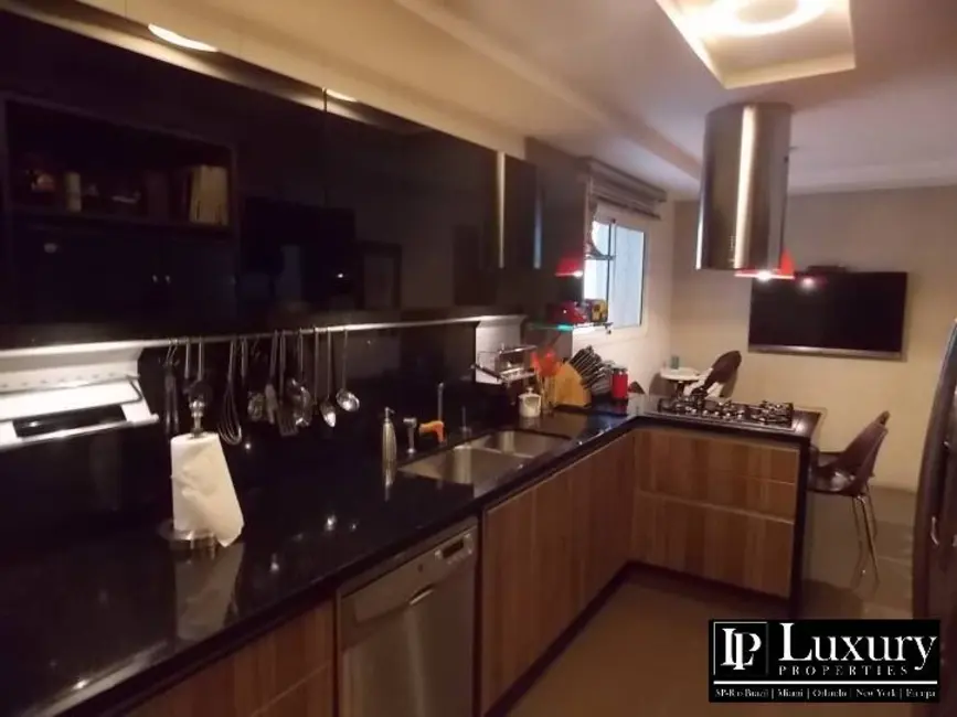 Apartamento com 4 quartos para alugar, 232m2 em Vila Nova Conceição, São Paulo - SP - imagem 3 Foto 3 de Apartamento com 4 quartos para alugar, 232m2 em Vila Nova Conceição, São Paulo - SP