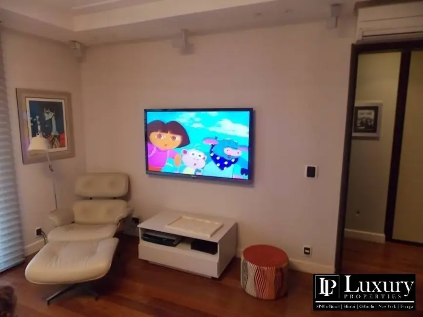 Apartamento com 4 quartos para alugar, 232m2 em Vila Nova Conceição, São Paulo - SP - imagem 7 Foto 7 de Apartamento com 4 quartos para alugar, 232m2 em Vila Nova Conceição, São Paulo - SP