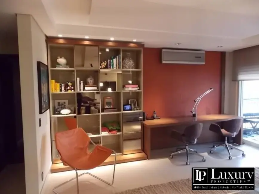 Apartamento com 4 quartos para alugar, 232m2 em Vila Nova Conceição, São Paulo - SP - imagem 5 Foto 5 de Apartamento com 4 quartos para alugar, 232m2 em Vila Nova Conceição, São Paulo - SP