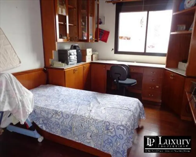 Apartamento com 4 quartos à venda, 278m2 em Alto de Pinheiros, São Paulo - SP - imagem 5 Foto 5 de Apartamento com 4 quartos à venda, 278m2 em Alto de Pinheiros, São Paulo - SP