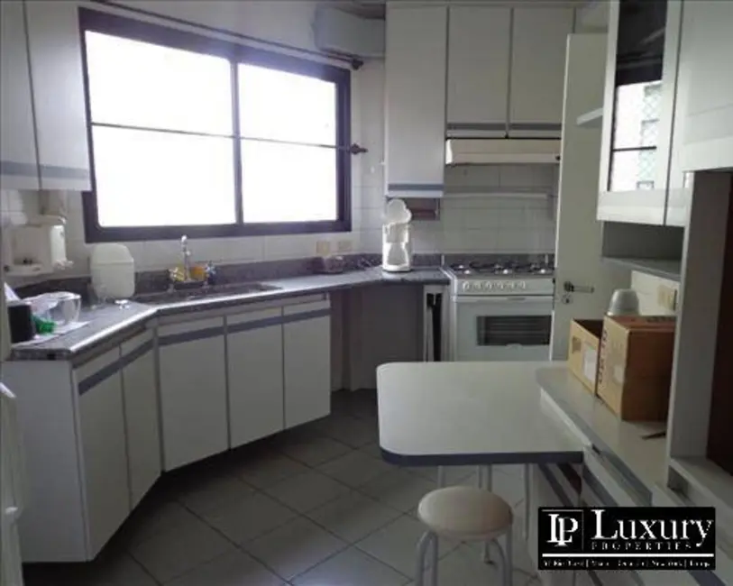 Apartamento com 4 quartos à venda, 278m2 em Alto de Pinheiros, São Paulo - SP - imagem 2 Foto 2 de Apartamento com 4 quartos à venda, 278m2 em Alto de Pinheiros, São Paulo - SP