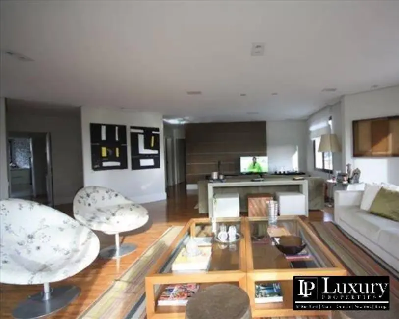 Apartamento com 4 quartos à venda, 278m2 em Alto de Pinheiros, São Paulo - SP - imagem 3 Foto 3 de Apartamento com 4 quartos à venda, 278m2 em Alto de Pinheiros, São Paulo - SP