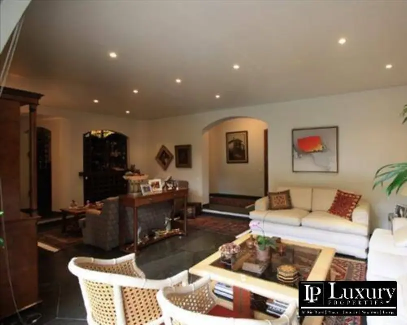 Apartamento com 4 quartos à venda e para alugar, 260m2 em Alto de Pinheiros, São Paulo - SP - imagem 4 Foto 4 de Apartamento com 4 quartos à venda e para alugar, 260m2 em Alto de Pinheiros, São Paulo - SP