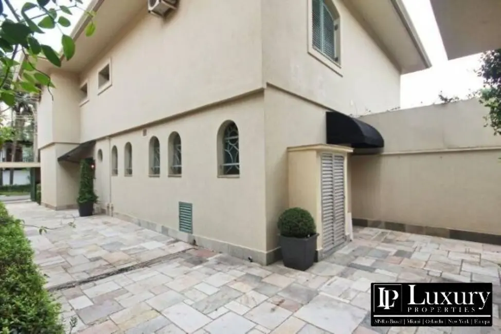 Foto 2 de Casa com 4 quartos à venda, 355m2 em Alto de Pinheiros, São Paulo - SP