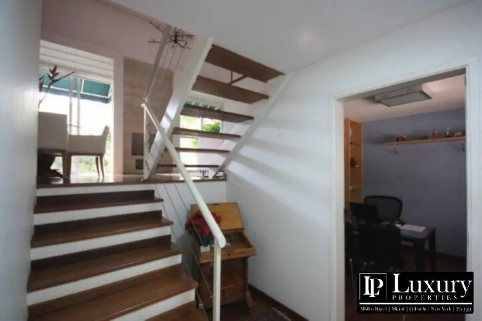 Foto 5 de Casa de Condomínio com 3 quartos à venda, 305m2 em Alto de Pinheiros, São Paulo - SP