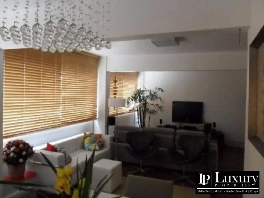 Casa com 3 quartos à venda, 500m2 em Alto de Pinheiros, São Paulo - SP - imagem 3 Foto 3 de Casa com 3 quartos à venda, 500m2 em Alto de Pinheiros, São Paulo - SP