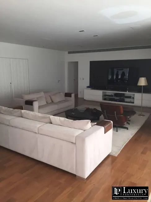 Foto 3 de Apartamento com 4 quartos para alugar, 470m2 em Vila Nova Conceição, São Paulo - SP