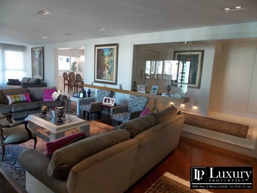 Foto 4 de Apartamento com 4 quartos para alugar, 295m2 em Vila Nova Conceição, São Paulo - SP