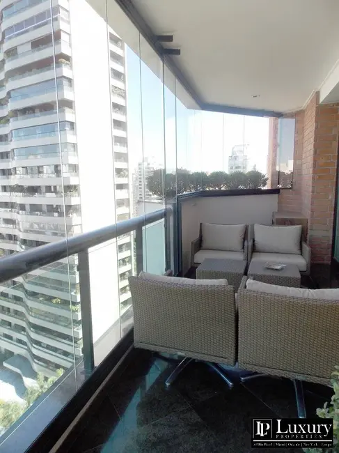 Foto 5 de Apartamento com 4 quartos para alugar, 295m2 em Vila Nova Conceição, São Paulo - SP