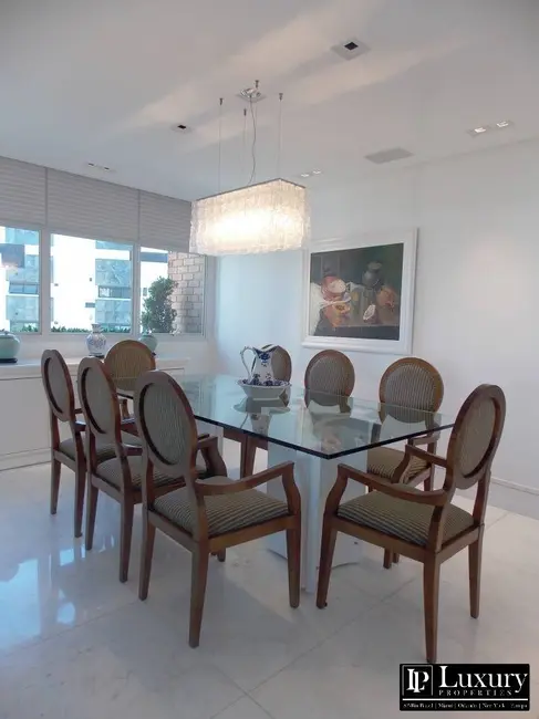 Foto 9 de Apartamento com 4 quartos para alugar, 295m2 em Vila Nova Conceição, São Paulo - SP