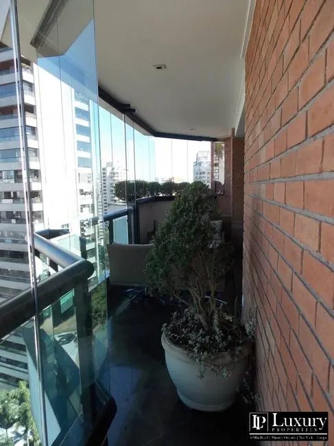 Foto 8 de Apartamento com 4 quartos para alugar, 295m2 em Vila Nova Conceição, São Paulo - SP