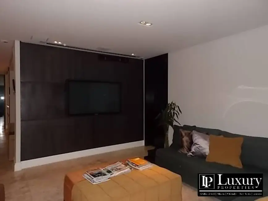 Foto 5 de Apartamento com 4 quartos para alugar, 319m2 em Vila Nova Conceição, São Paulo - SP