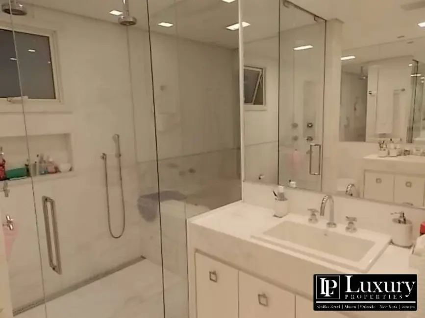 Foto 9 de Apartamento com 4 quartos para alugar, 319m2 em Vila Nova Conceição, São Paulo - SP