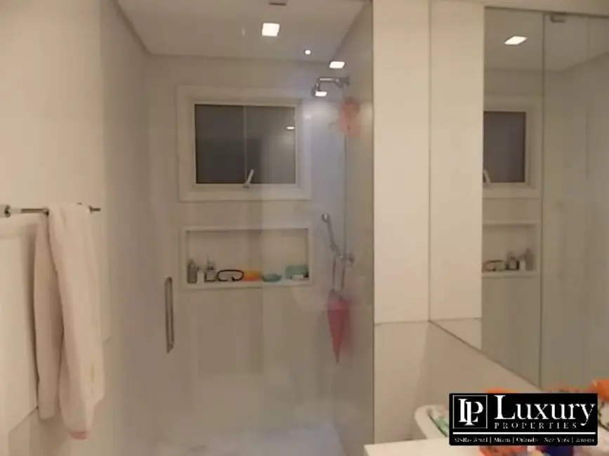 Foto 8 de Apartamento com 4 quartos para alugar, 319m2 em Vila Nova Conceição, São Paulo - SP