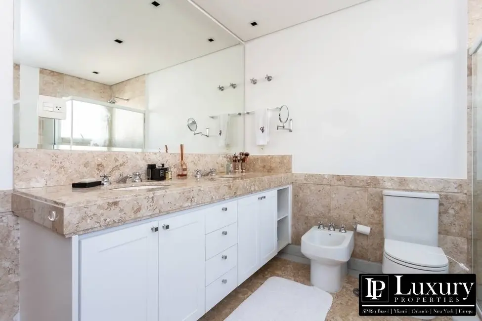 Apartamento com 3 quartos à venda, 274m2 em Itaim Bibi, São Paulo - SP - imagem 8 Foto 8 de Apartamento com 3 quartos à venda, 274m2 em Itaim Bibi, São Paulo - SP