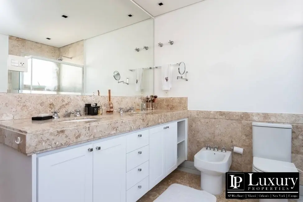 Apartamento com 3 quartos à venda, 274m2 em Itaim Bibi, São Paulo - SP - imagem 9 Foto 9 de Apartamento com 3 quartos à venda, 274m2 em Itaim Bibi, São Paulo - SP