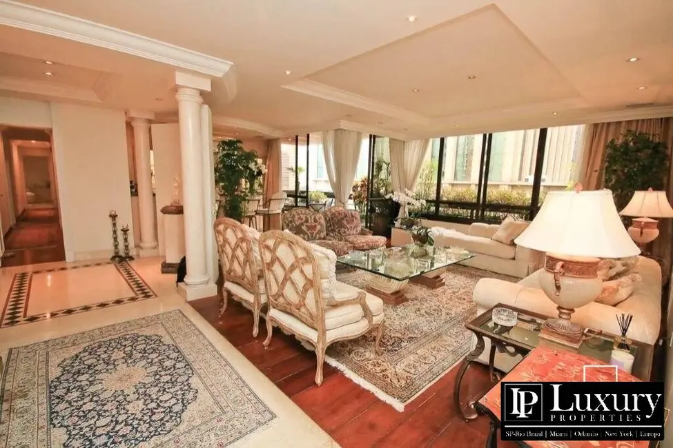 Foto 2 de Apartamento com 4 quartos à venda, 335m2 em Itaim Bibi, São Paulo - SP