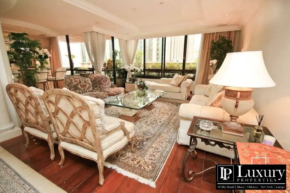 Foto 4 de Apartamento com 4 quartos à venda, 335m2 em Itaim Bibi, São Paulo - SP